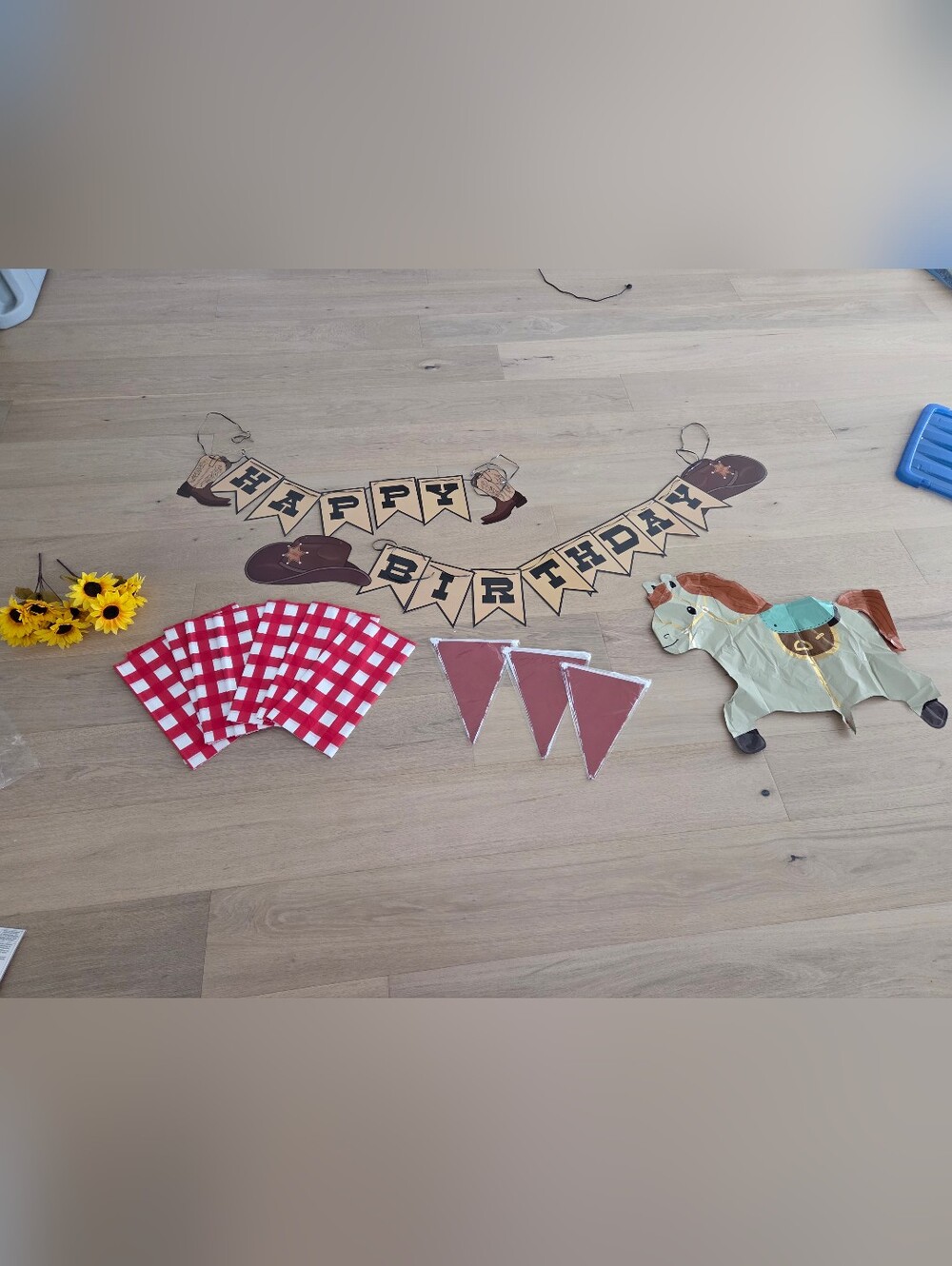 Bundle - Happy Birthday Western/ Cowgirl/cowboy Theme Banner & Decorations